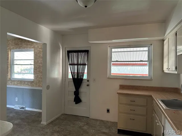 $200,000 | 52 Villa Drive, Granite City, IL 62040