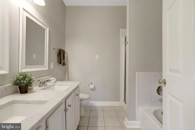 $479,000 | 6547 Grange Lane, Unit 104, Alexandria, VA 22315