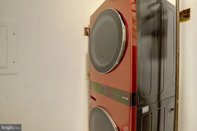 $479,000 | 6547 Grange Lane, Unit 104, Alexandria, VA 22315