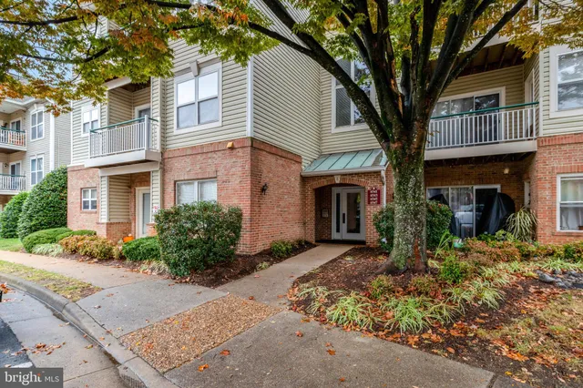 $479,000 | 6547 Grange Lane, Unit 104, Alexandria, VA 22315