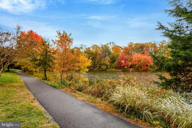 $479,000 | 6547 Grange Lane, Unit 104, Alexandria, VA 22315