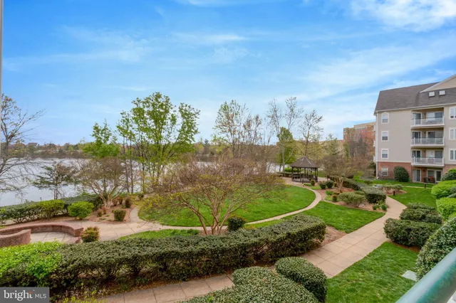 $479,000 | 6547 Grange Lane, Unit 104, Alexandria, VA 22315