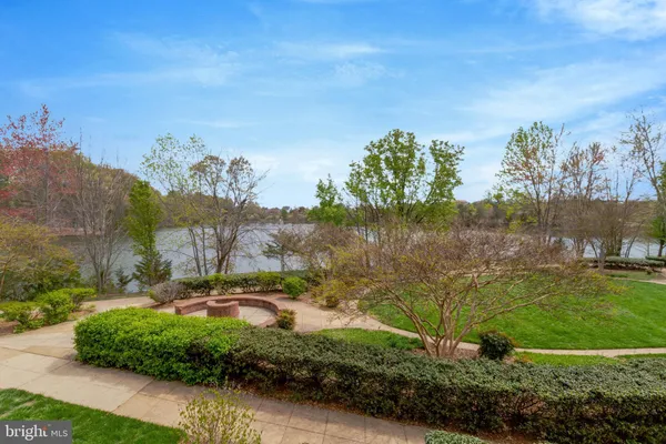 $479,000 | 6547 Grange Lane, Unit 104, Alexandria, VA 22315