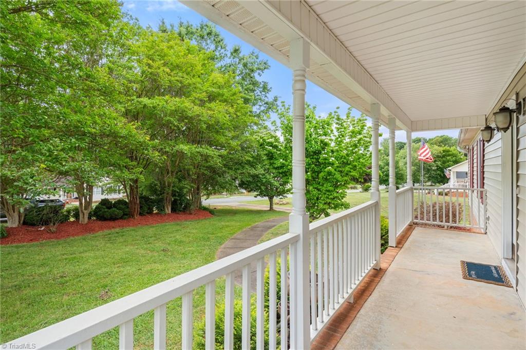 1120 Woodbury Road King, NC 27021 - Photo 5 of 32