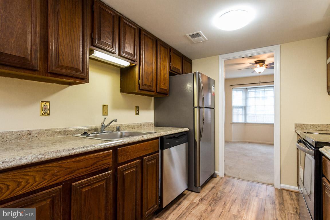 2924 Seminole Road Woodbridge, VA 22192 - Photo 5 of 24 Kitchen