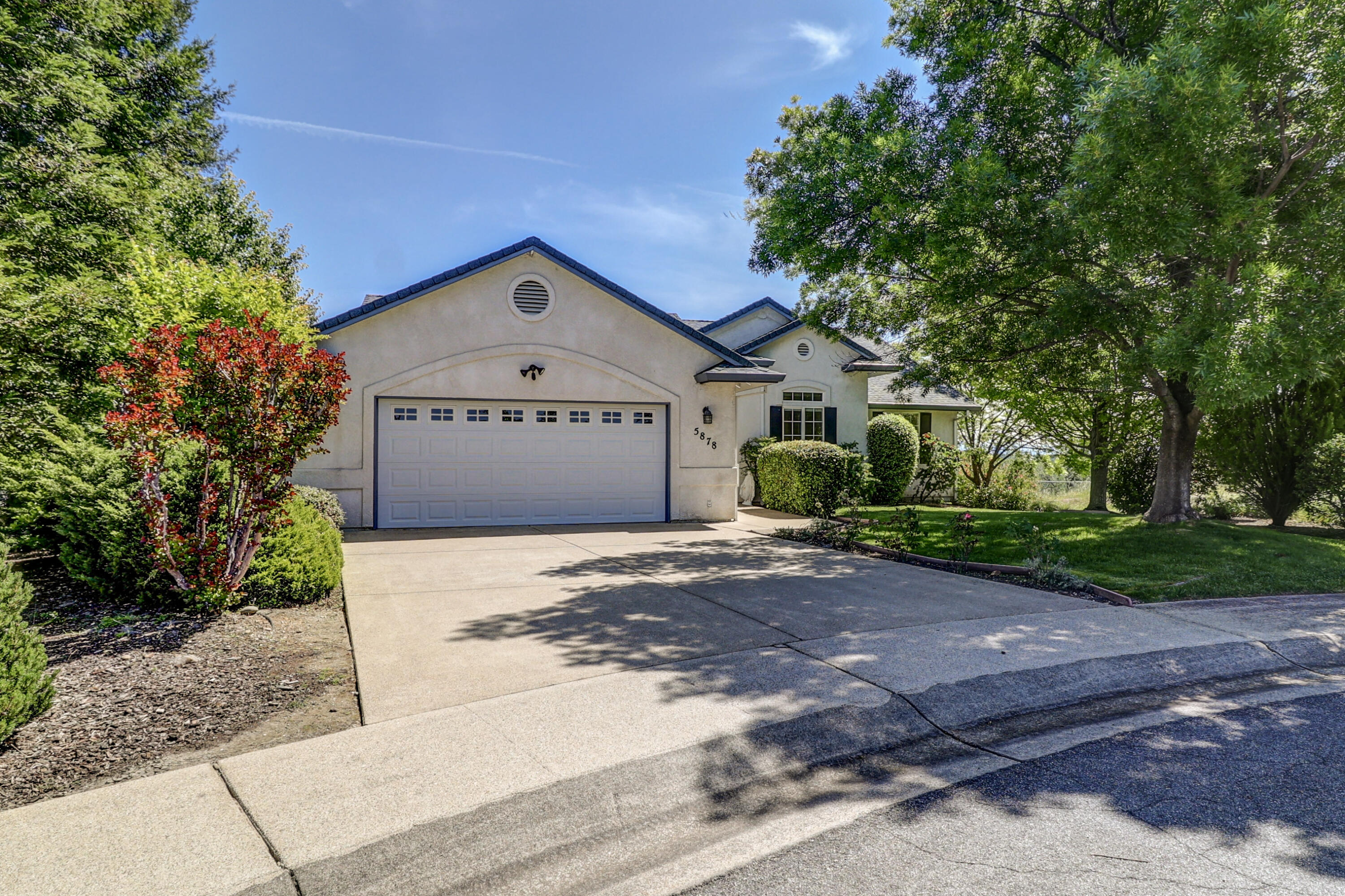 5878 Diamond Ridge Drive Redding, CA 96003 - Photo 19 of 43 front