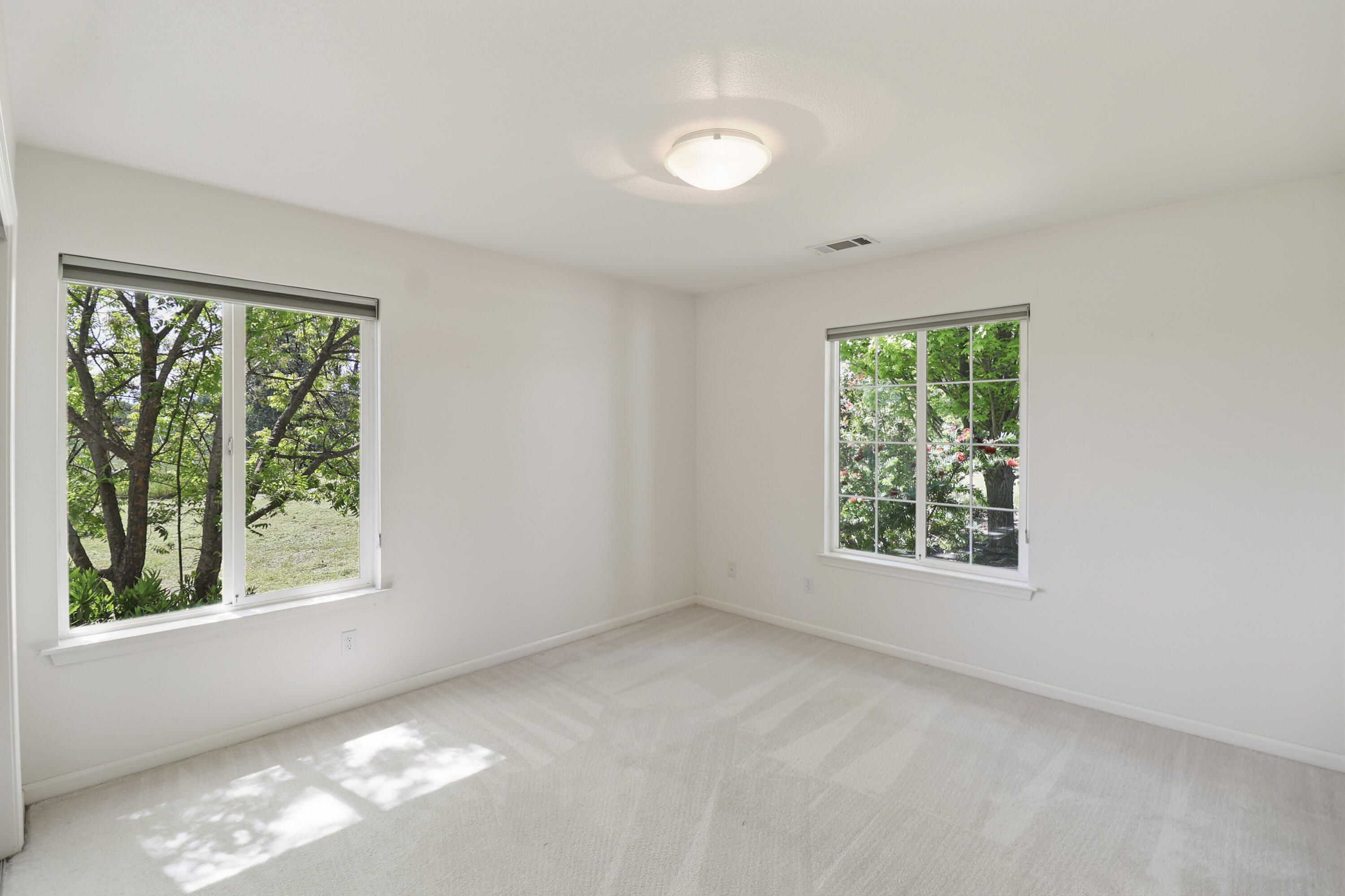 5878 Diamond Ridge Drive Redding, CA 96003 - Photo 20 of 43 guest room 2