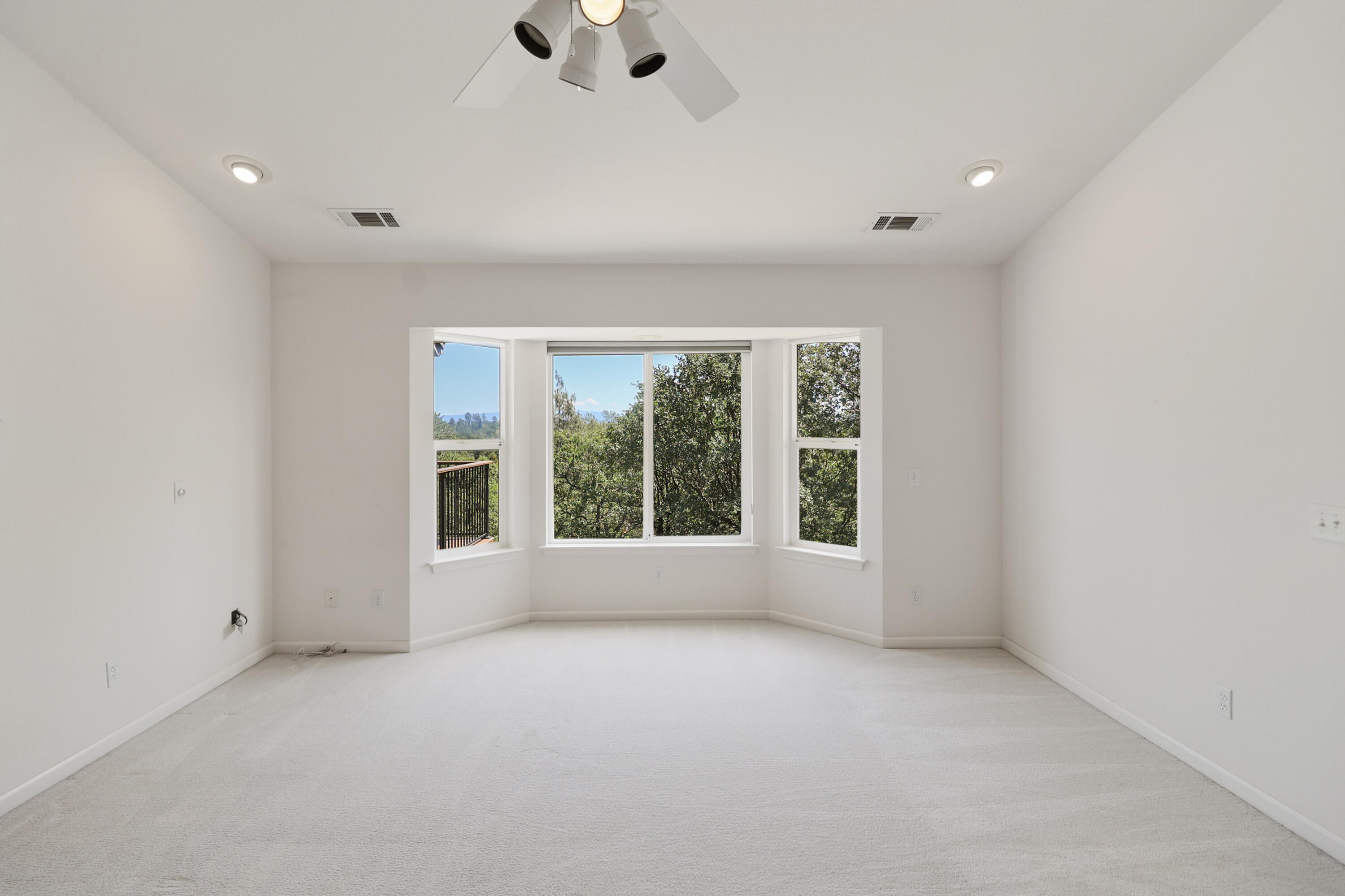 5878 Diamond Ridge Drive Redding, CA 96003 - Photo 24 of 43 owners suite