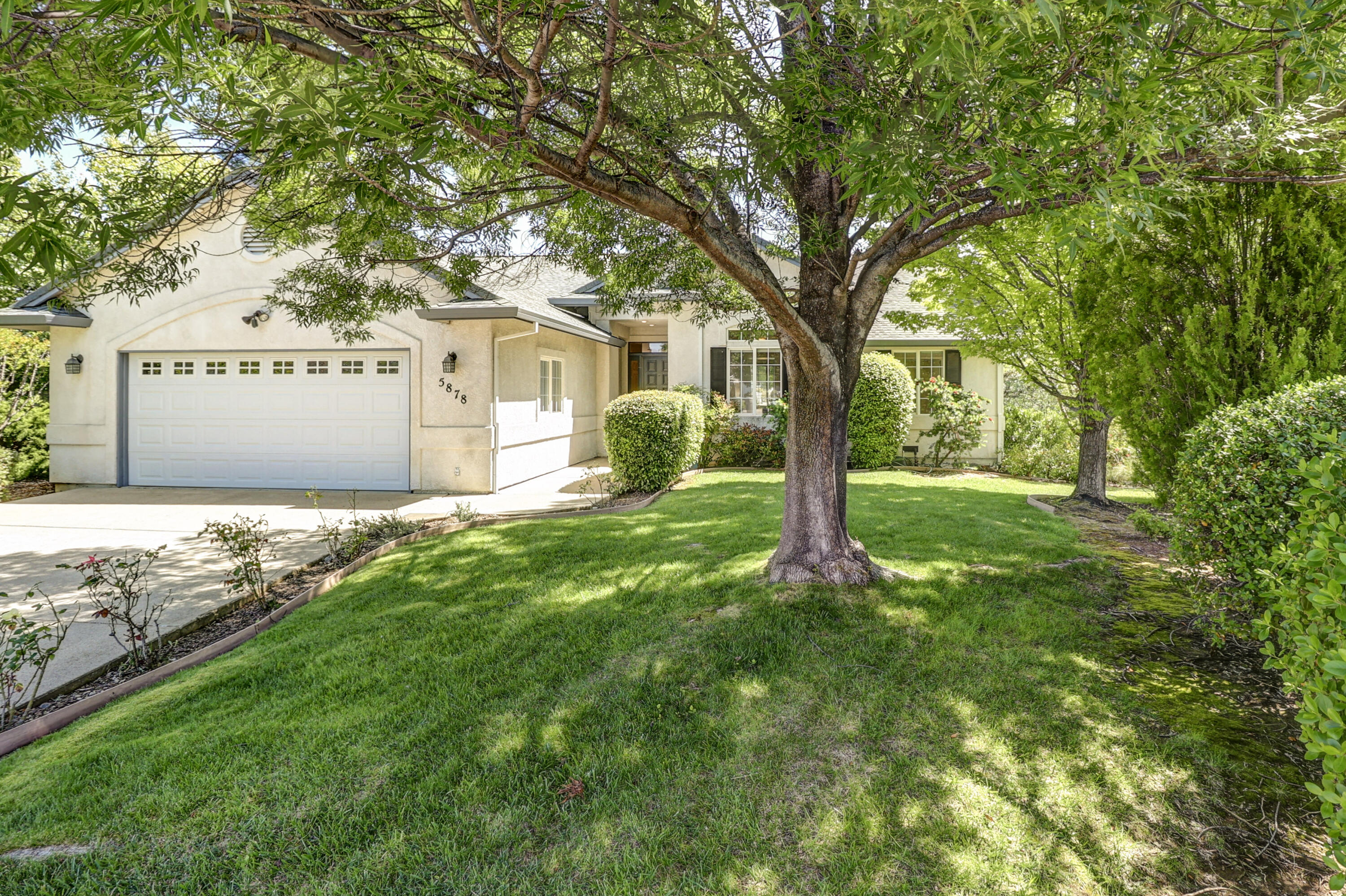 5878 Diamond Ridge Drive Redding, CA 96003 - Photo 28 of 43 front