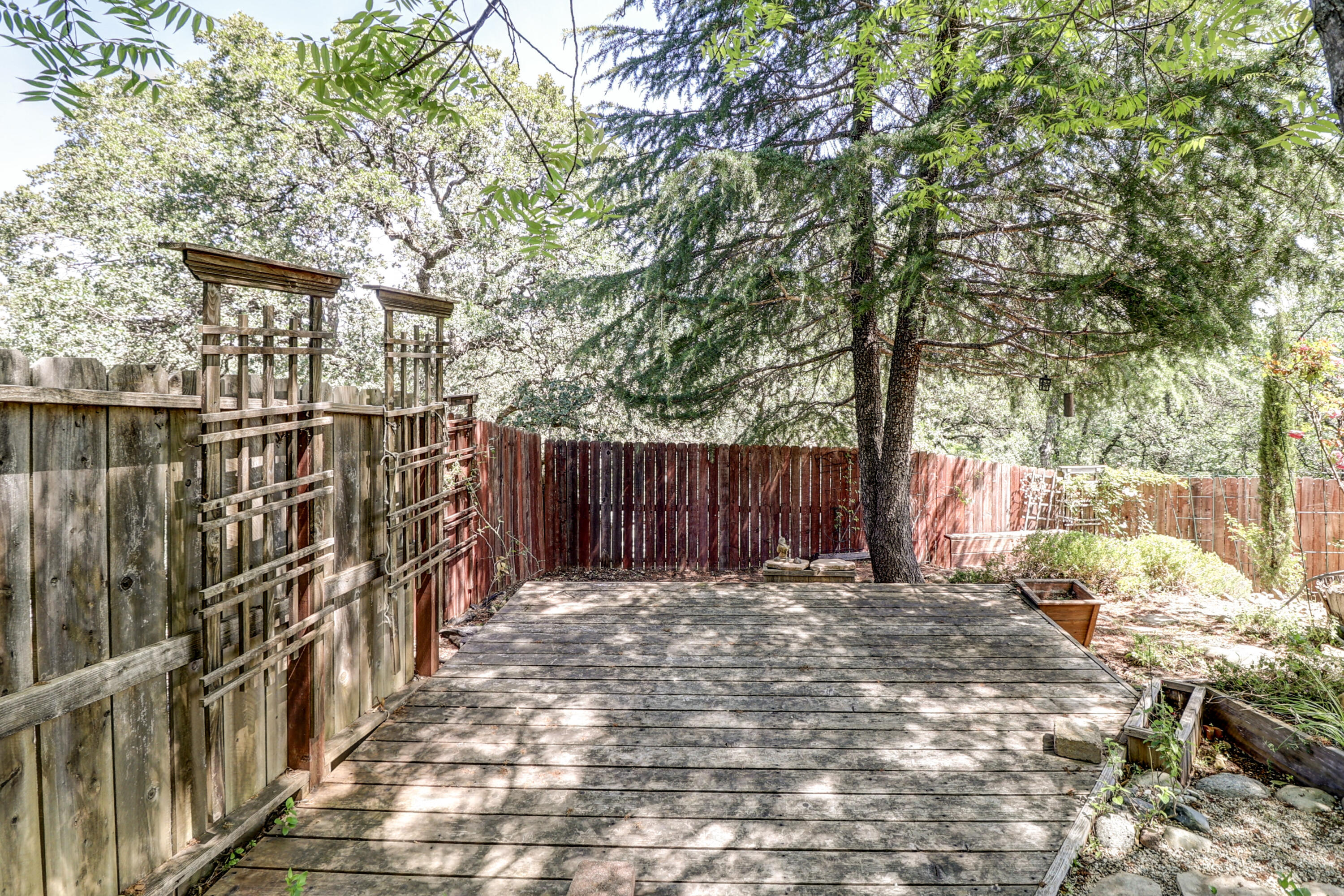 5878 Diamond Ridge Drive Redding, CA 96003 - Photo 36 of 43 yard