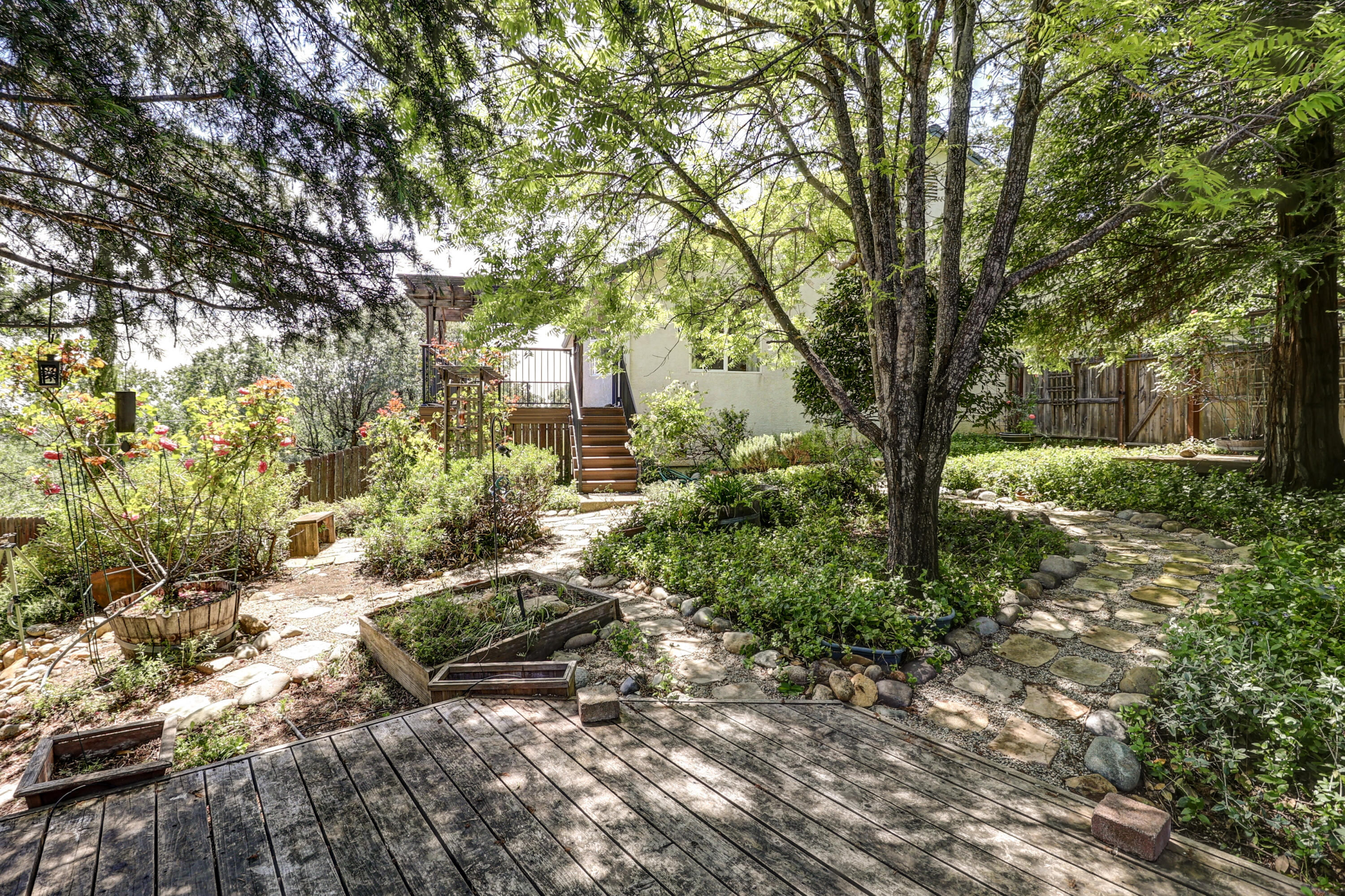 5878 Diamond Ridge Drive Redding, CA 96003 - Photo 37 of 43 yard