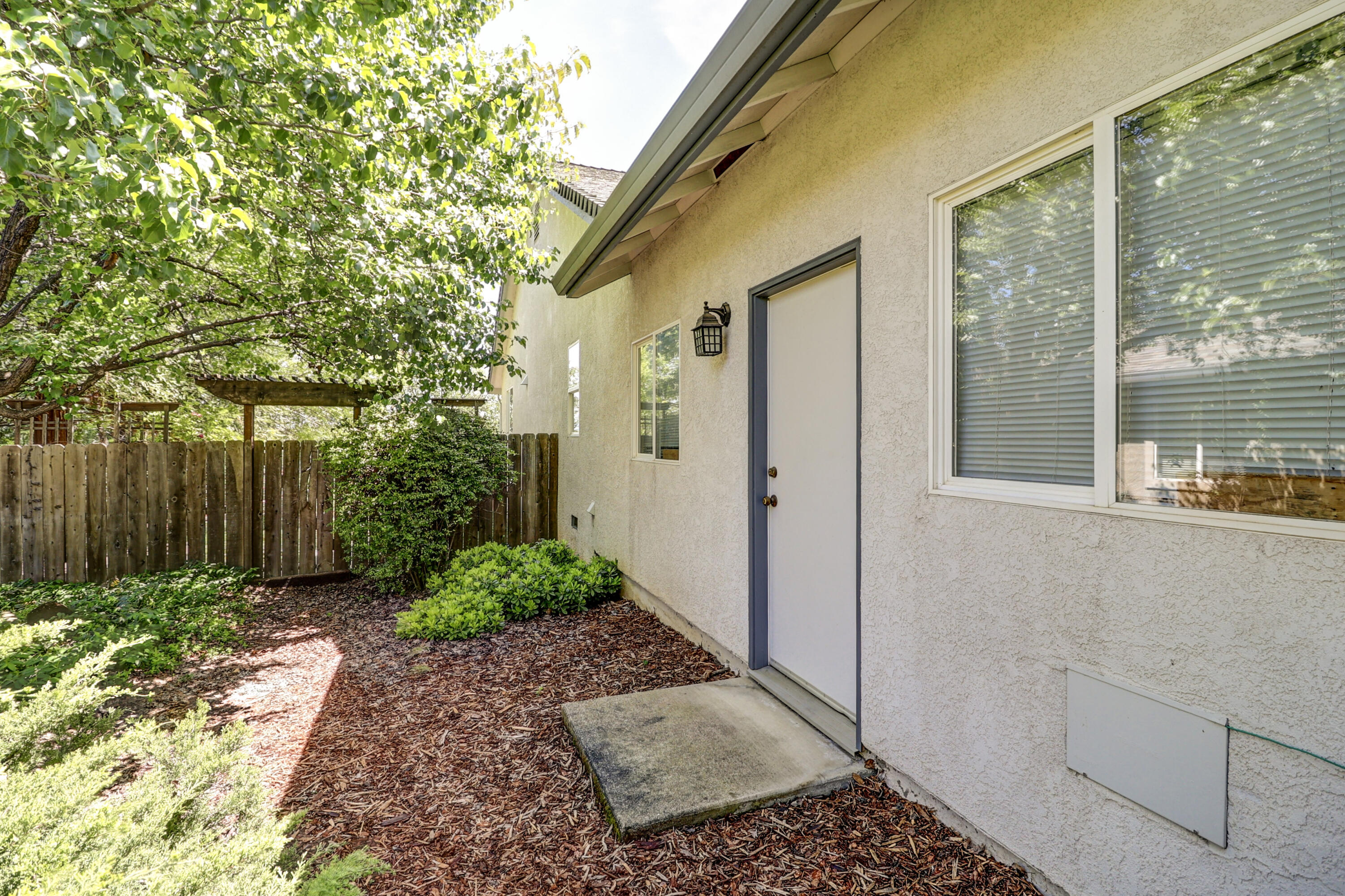 5878 Diamond Ridge Drive Redding, CA 96003 - Photo 41 of 43 Side of garage