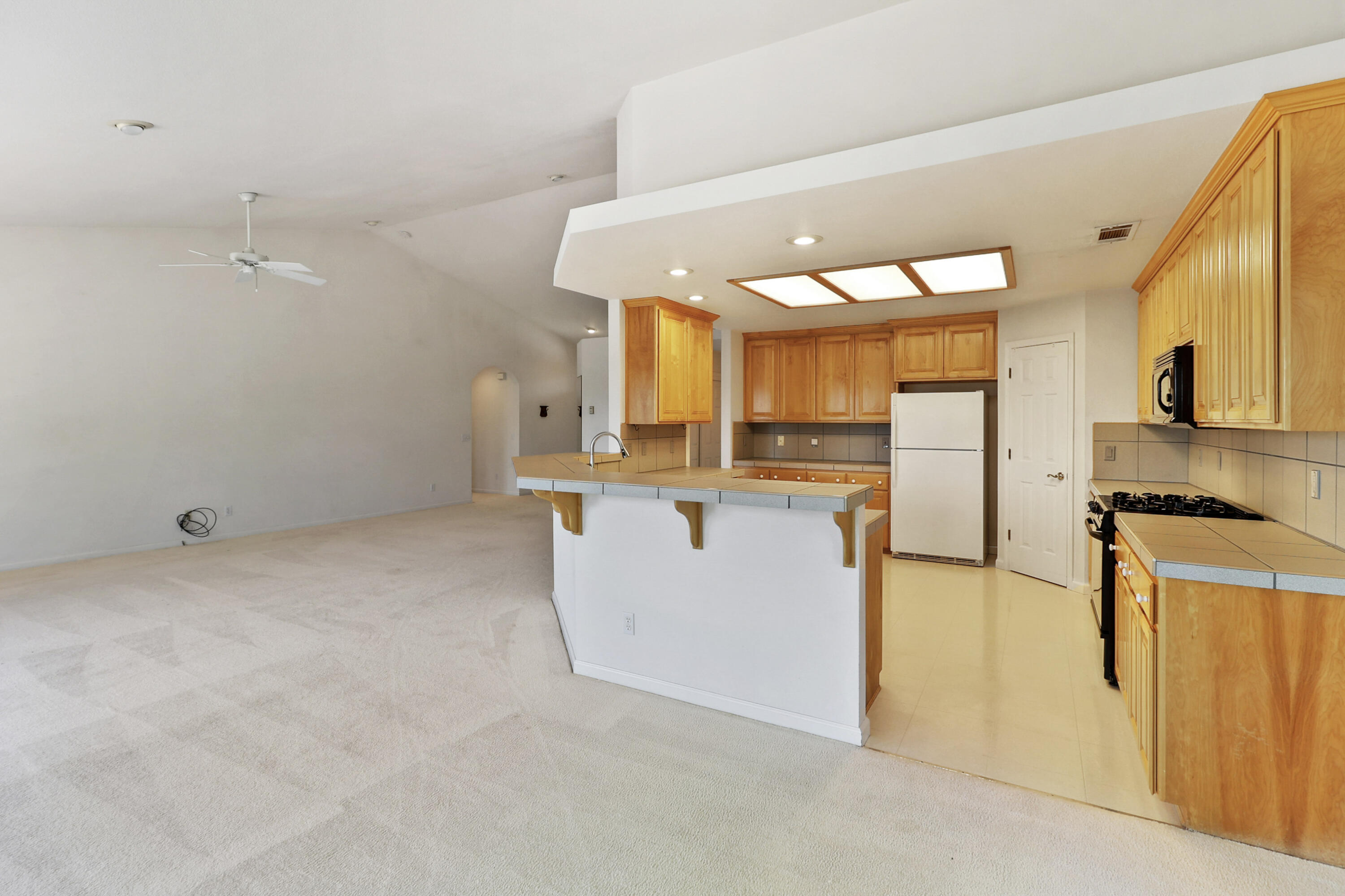 5878 Diamond Ridge Drive Redding, CA 96003 - Photo 8 of 43 Kitchen
