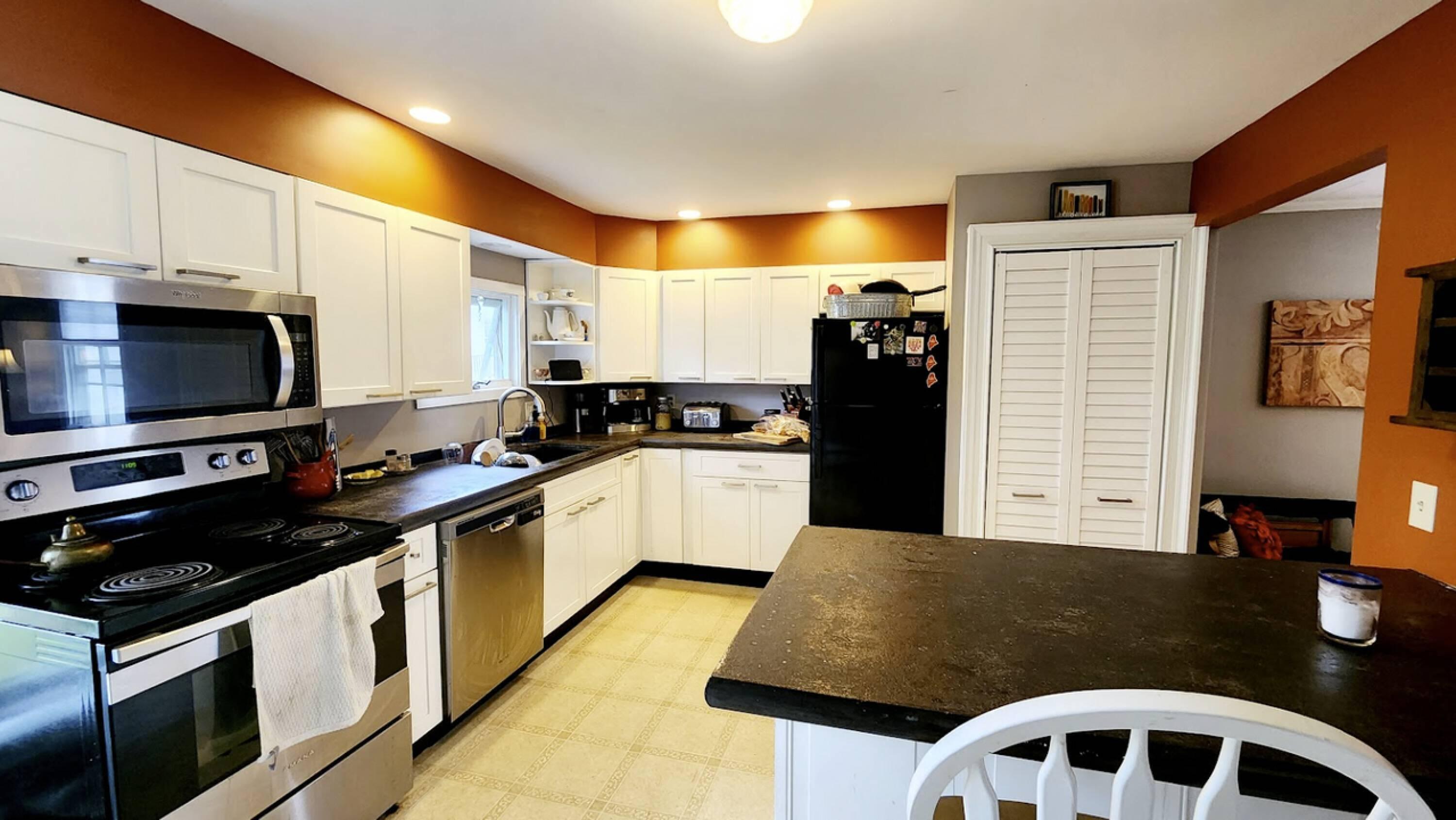 17 Union Street Hallowell, ME 04347 - Photo 10 of 13 b760903a99524e18a085681008a649e0_3000x20