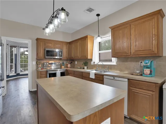 $2,100 | 1775 Jasons N Court, New Braunfels, TX 78130