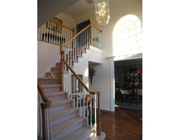 15 Robert Road Marlborough, MA 01752 - Photo 3 of 5 Gallery Image 3