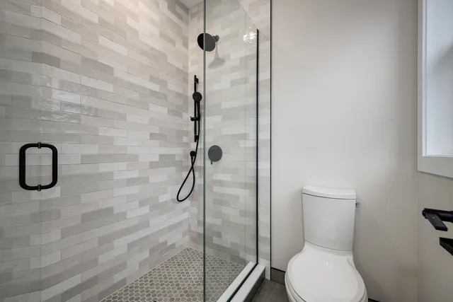 $1,750,000 | 2225 West Carmen Avenue, Chicago, IL 60625