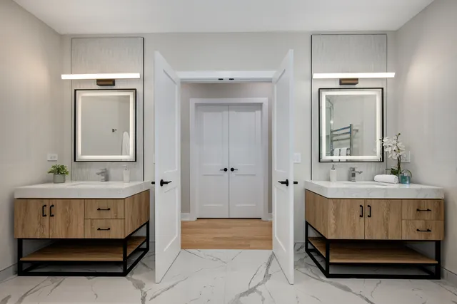 $1,750,000 | 2225 West Carmen Avenue, Chicago, IL 60625