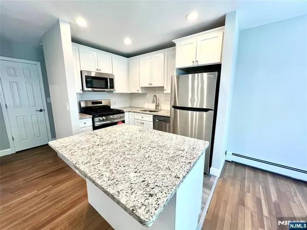 $2,150 | 5010 Christopher Street, Ramsey, NJ 07446