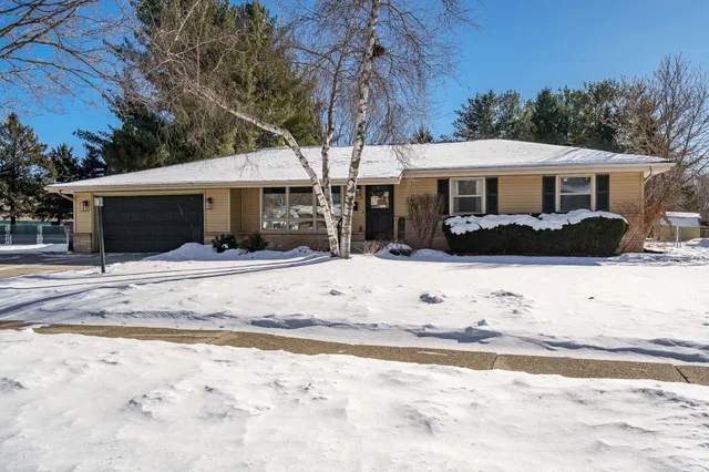 $349,900 | 2910 Rutledge Avenue, Janesville, WI 53545