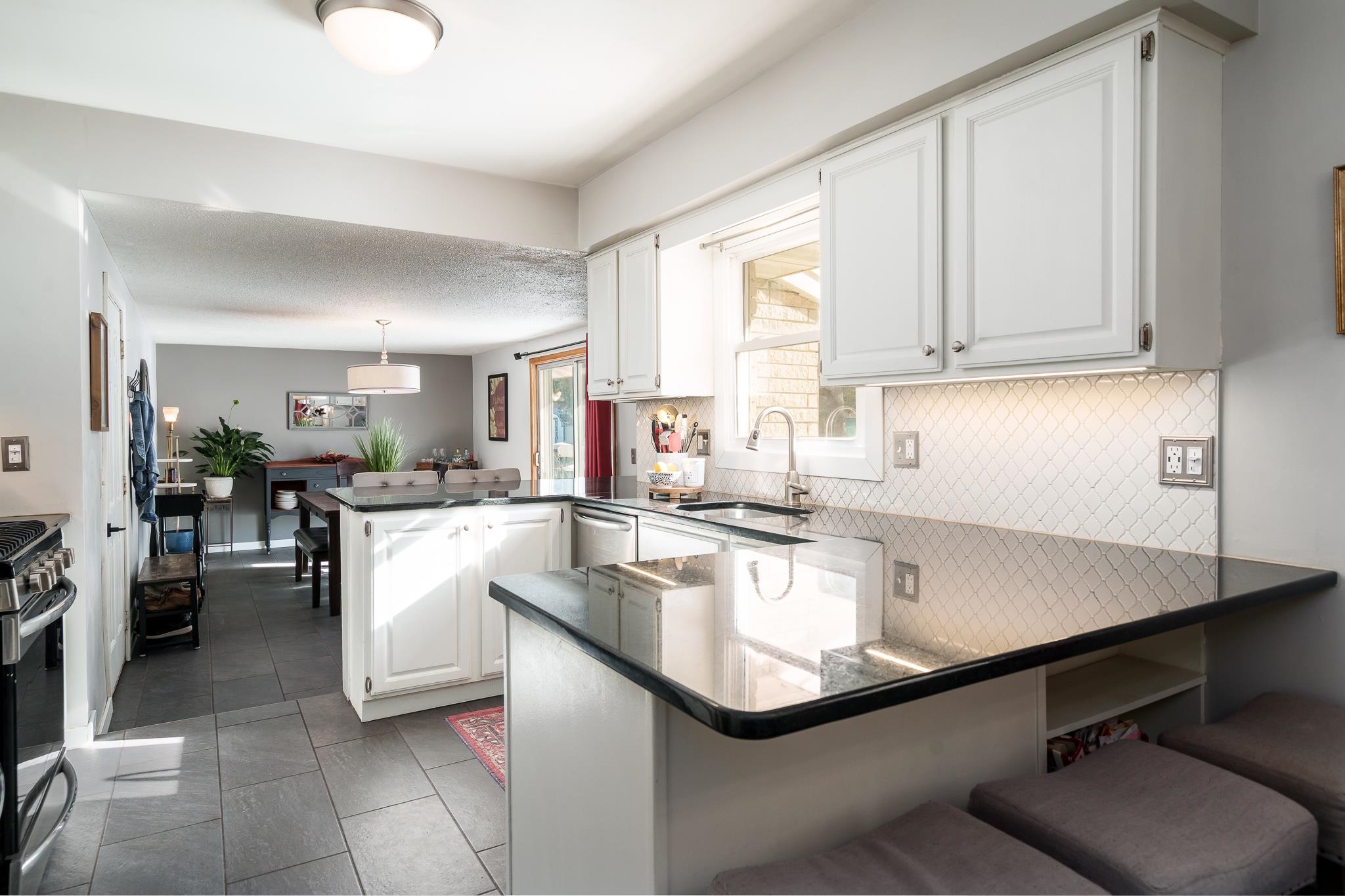 2910 Rutledge Avenue Janesville, WI 53545 - Photo 18 of 57