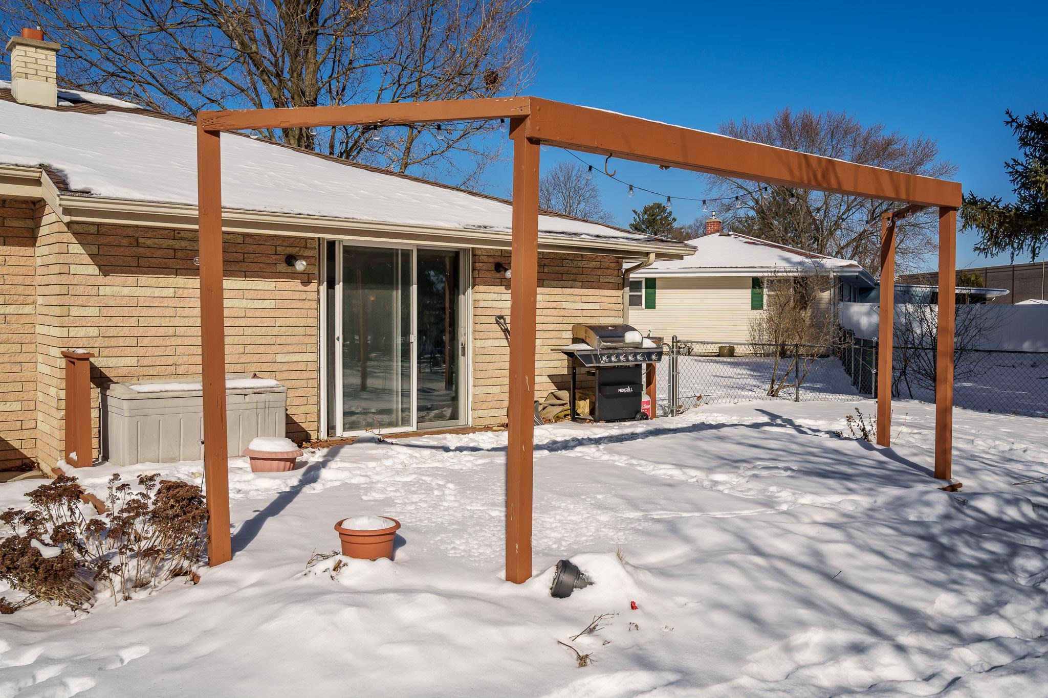 2910 Rutledge Avenue Janesville, WI 53545 - Photo 8 of 57