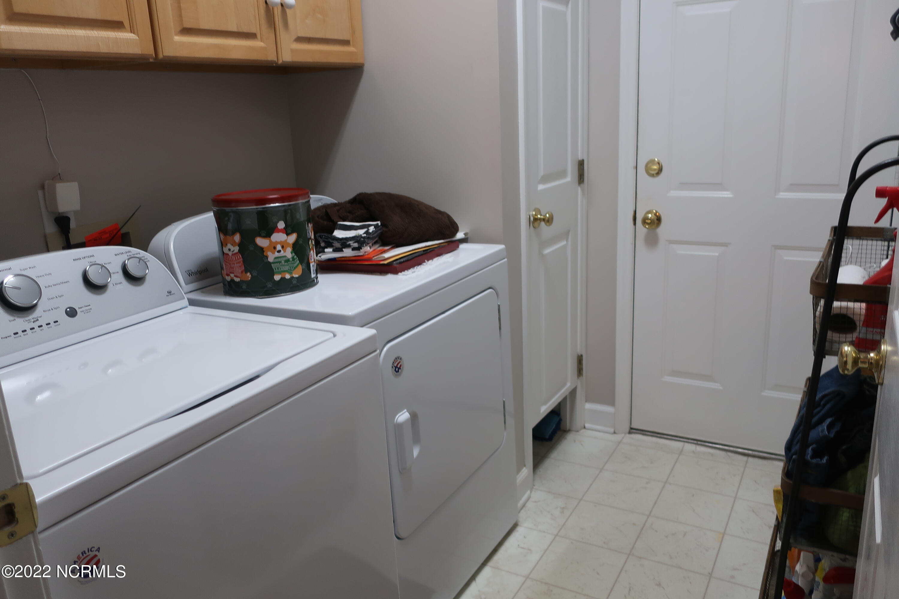 415 Lodge Road Washington, NC 27889 - Photo 16 of 28 016 laundry room