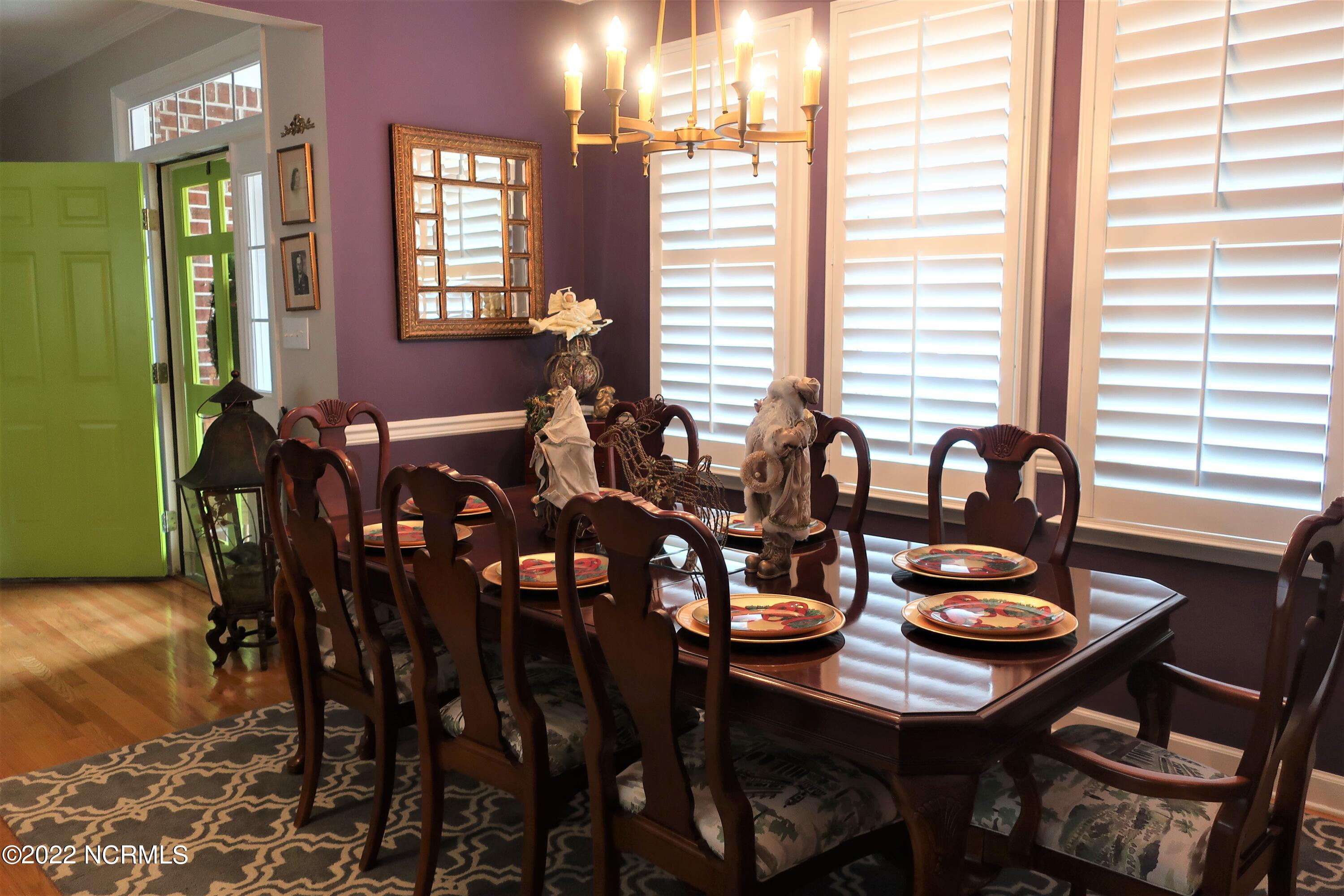 415 Lodge Road Washington, NC 27889 - Photo 10 of 28 010 dining