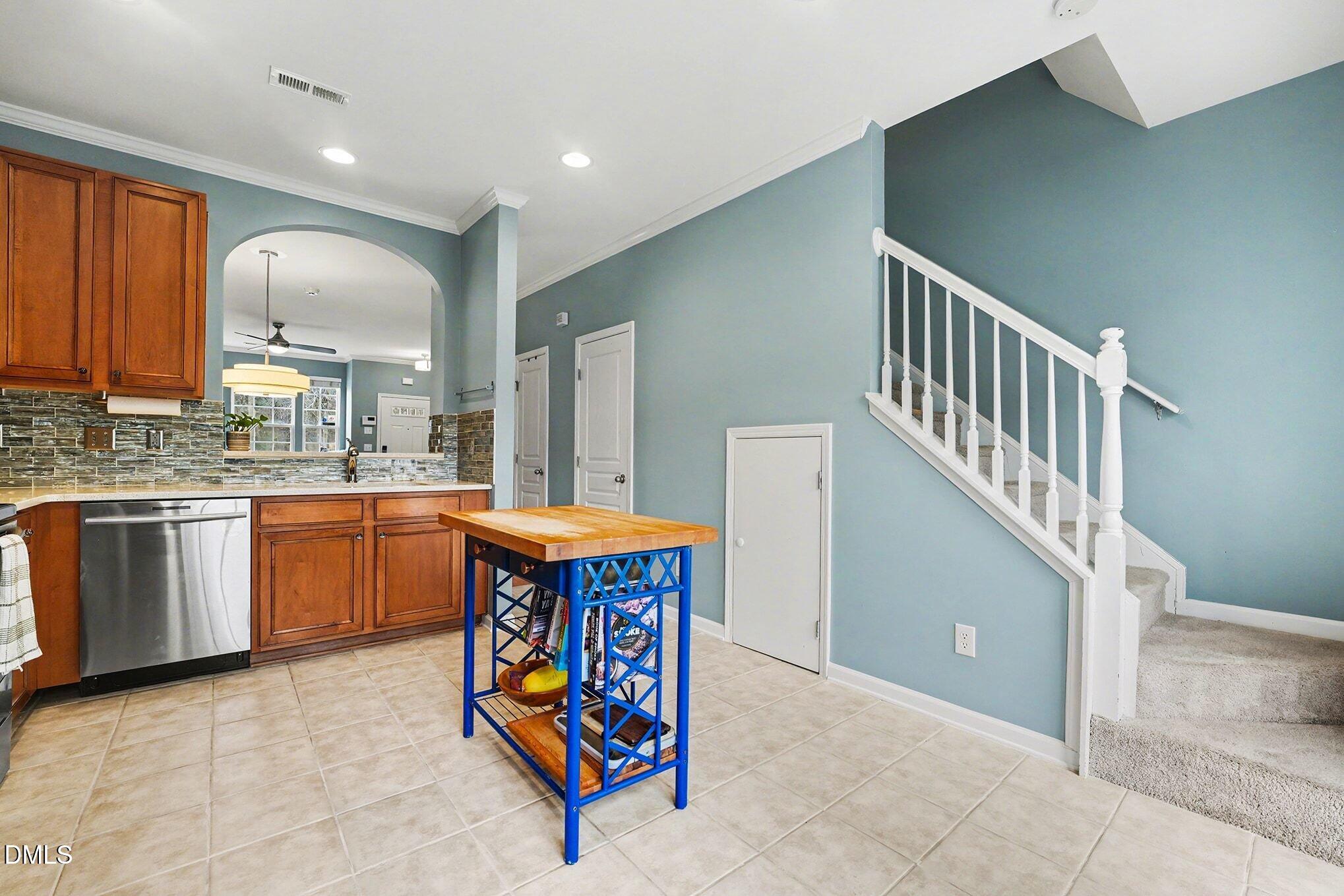 5312 Silver Moon Lane Raleigh, NC 27606 - Photo 11 of 33 005_file_8669