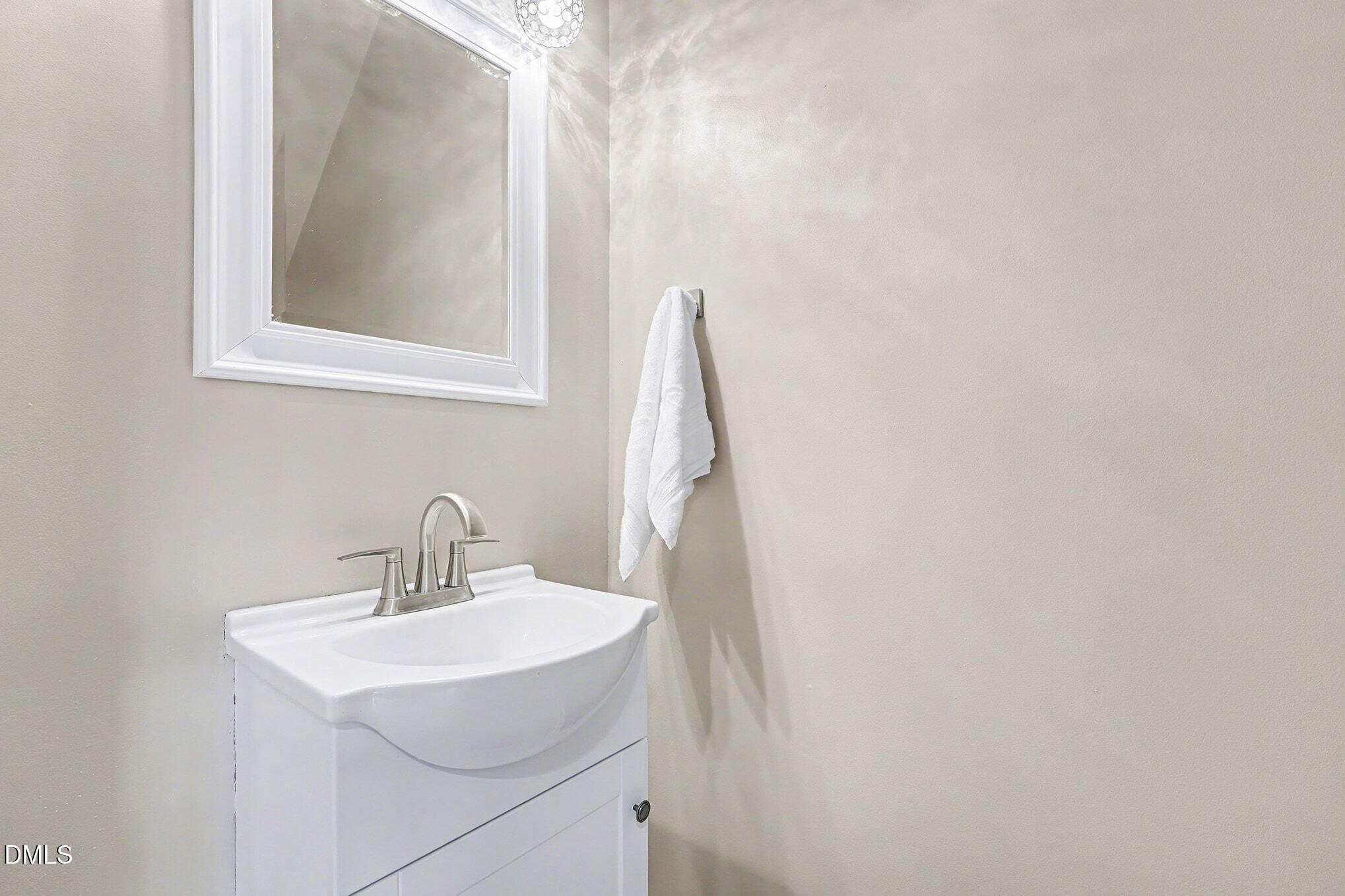 5312 Silver Moon Lane Raleigh, NC 27606 - Photo 14 of 33 015_file_4368