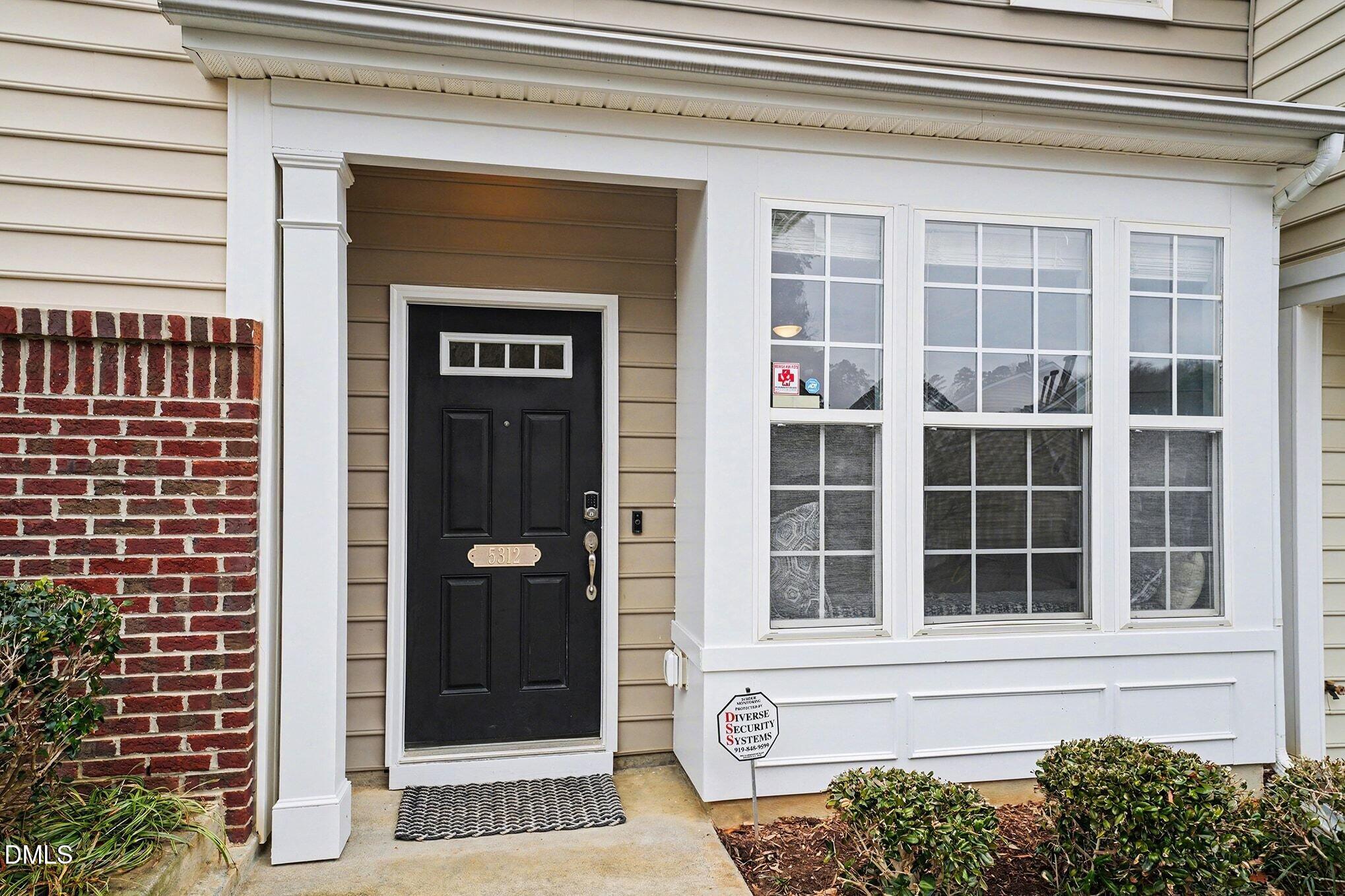 5312 Silver Moon Lane Raleigh, NC 27606 - Photo 3 of 33 004_file_9556