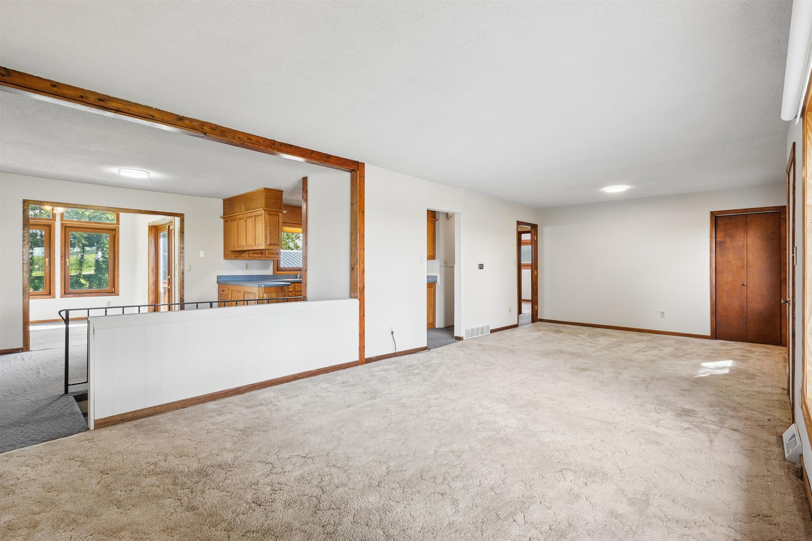 149 East Mt Vernon Road Waterloo, IA 50703 - Photo 7 of 28 Gallery Image 7