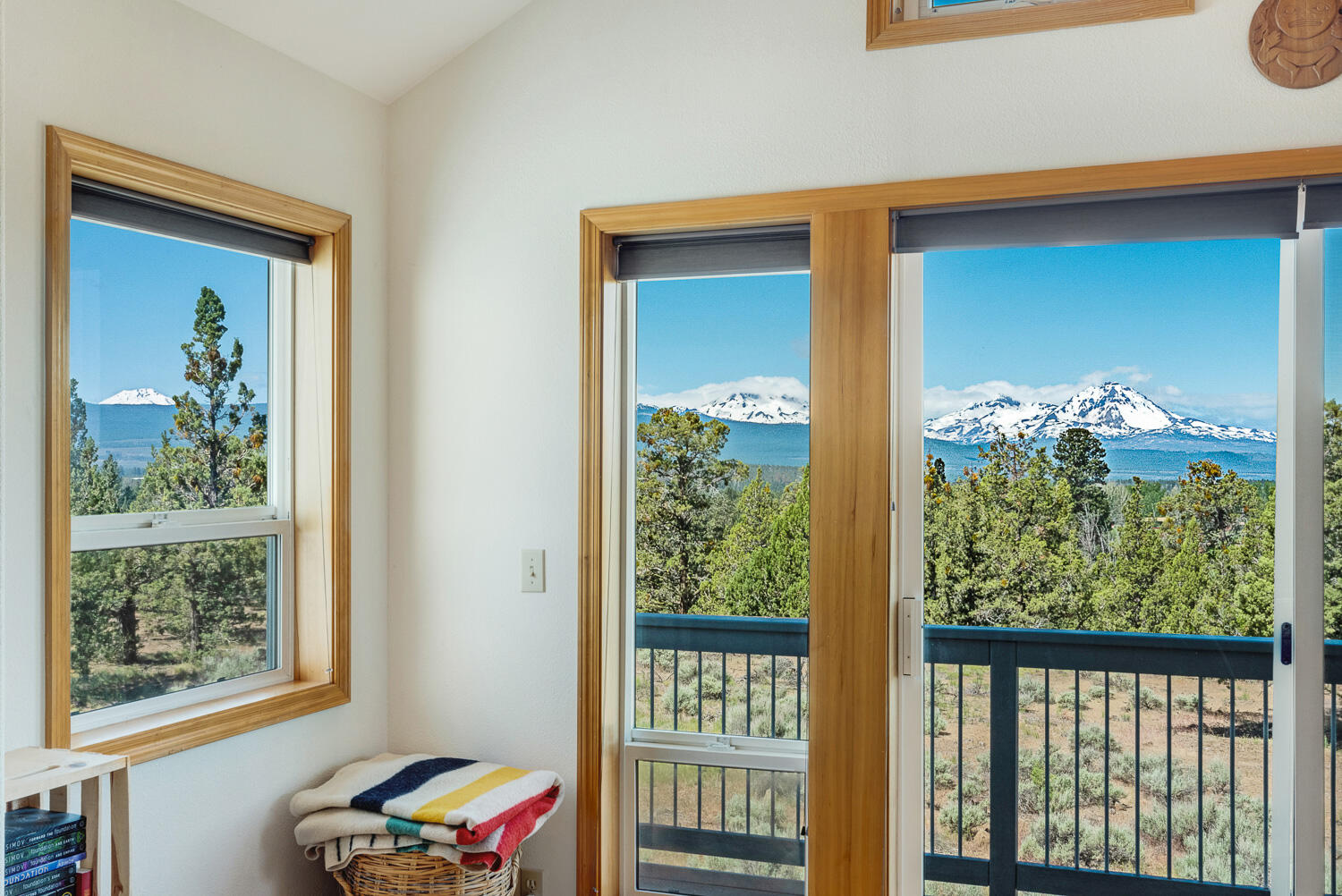 65230 Smokey Ridge Road Bend, OR 97703 - Photo 34 of 53 Primary bedroom view