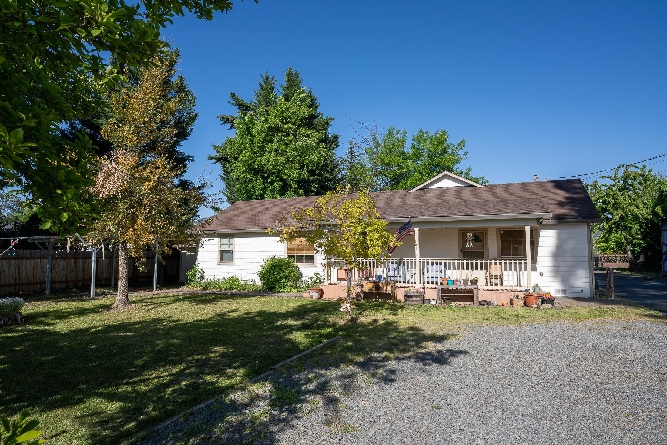 4189 Colver Road Phoenix, OR 97535 - Photo 1 of 37 Front View of House