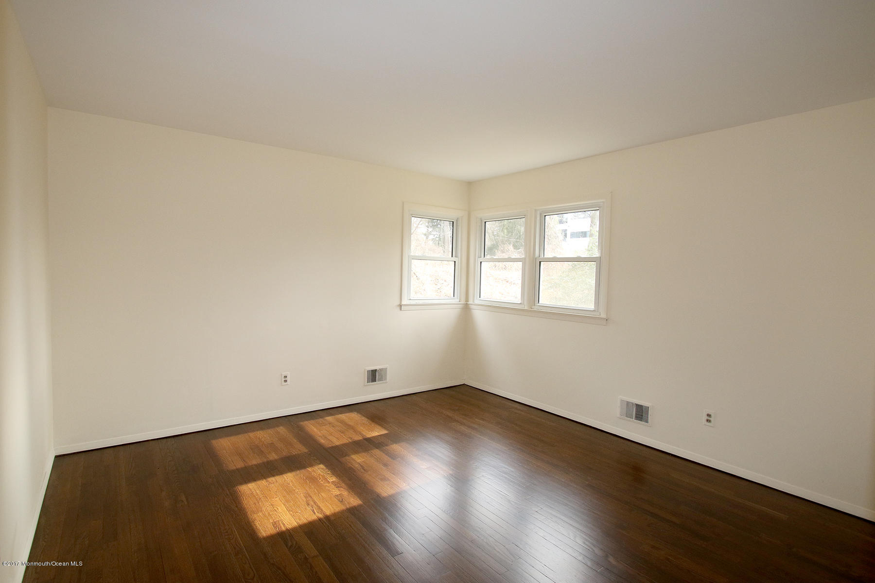 141 Bruce Road Red Bank, NJ 07701 - Photo 13 of 20 26-sdl-158A8343