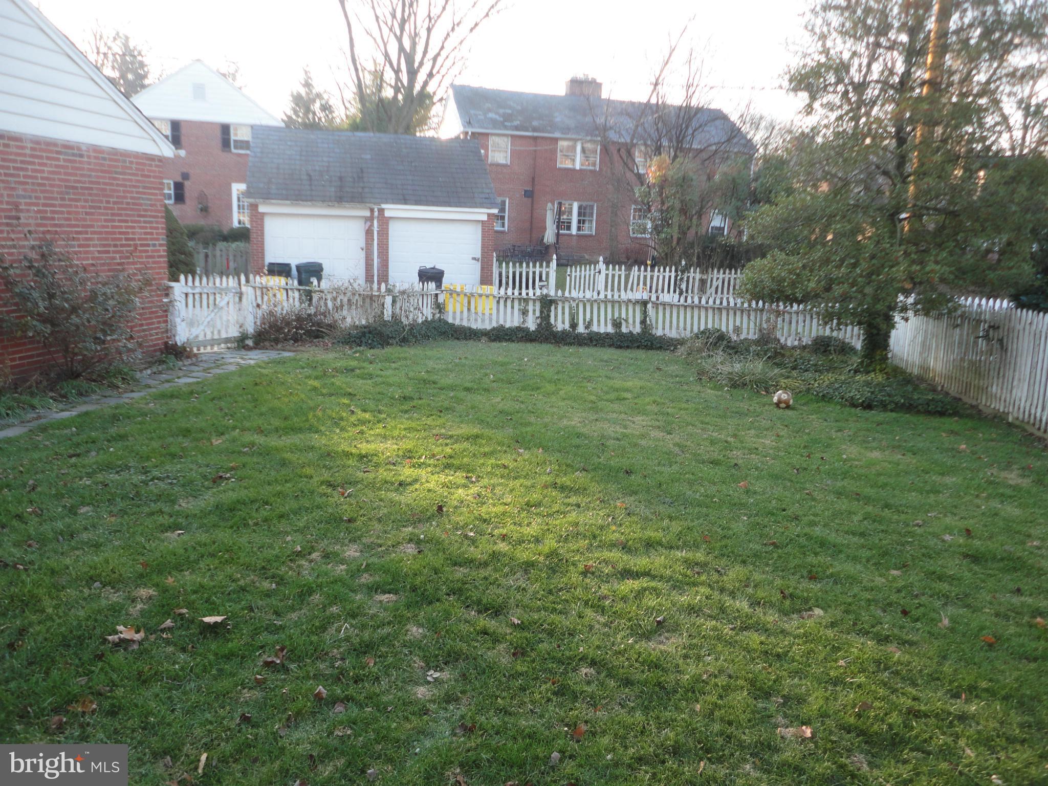 331 Broadmoor Road Baltimore, MD 21212 - Photo 18 of 23 Spacious Yard