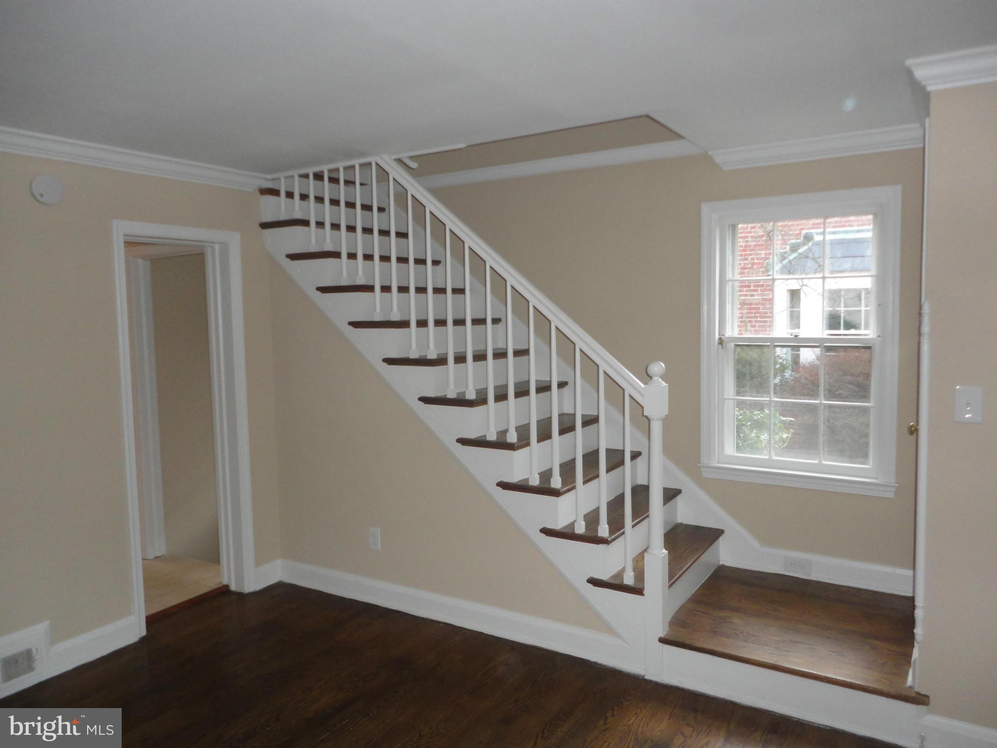 331 Broadmoor Road Baltimore, MD 21212 - Photo 5 of 23 Foyer