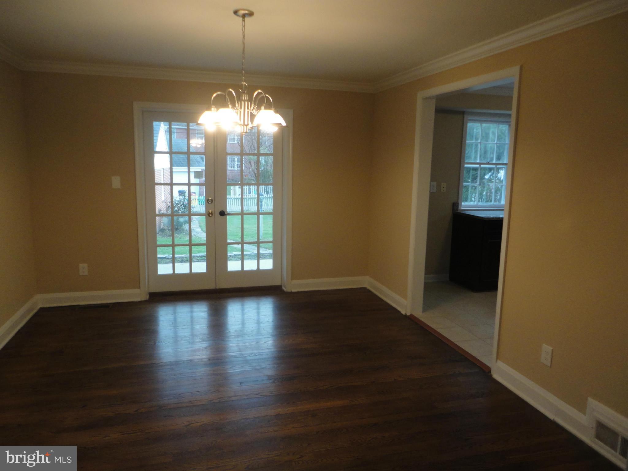 331 Broadmoor Road Baltimore, MD 21212 - Photo 6 of 23 Dining Room