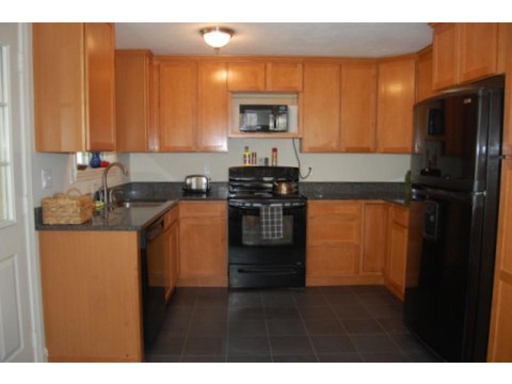 17 River Road Concord, NH 03303 - Photo 3 of 26
