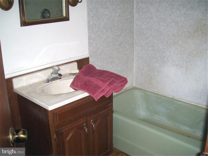 105 Casper Road Bridgeton, NJ 08302 - Photo 7 of 15 Bathroom