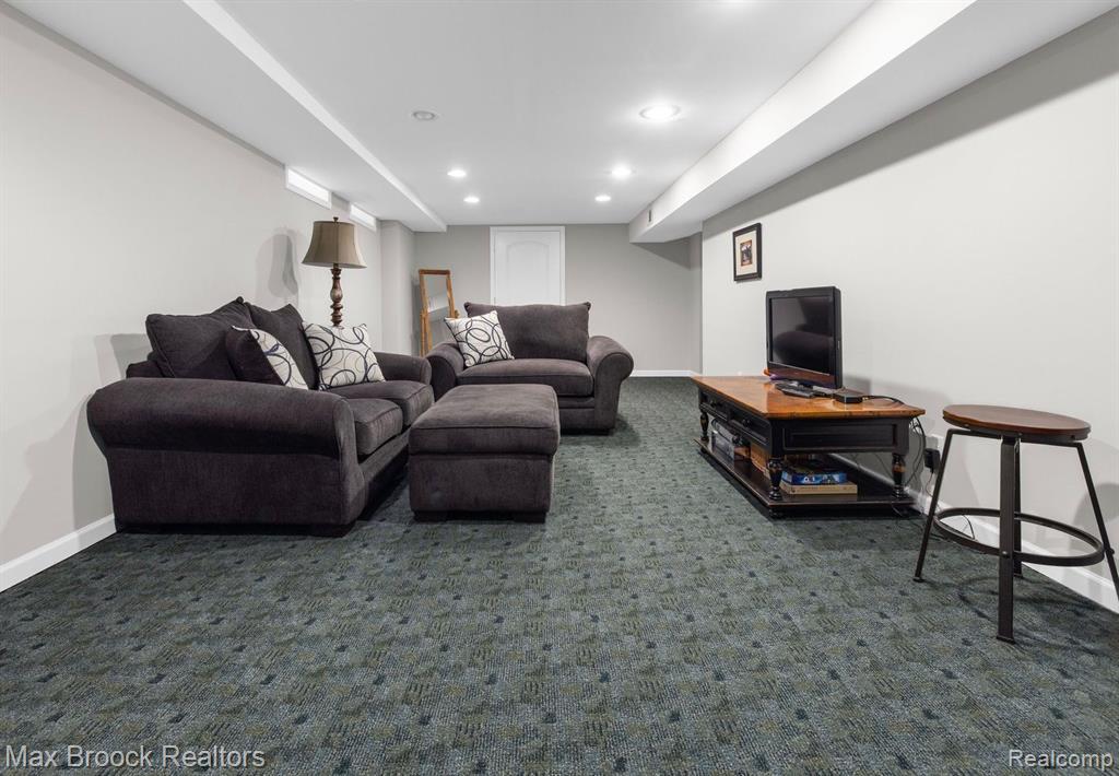 31084 Rivers Edge Court Beverly Hills, MI 48025 - Photo 25 of 33