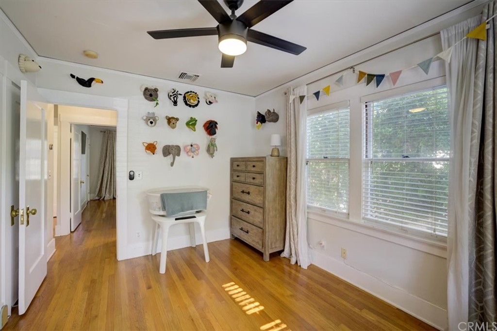 1030 Sinaloa Avenue Pasadena, CA 91104 - Photo 24 of 45 a view of an empty room and a kitchen