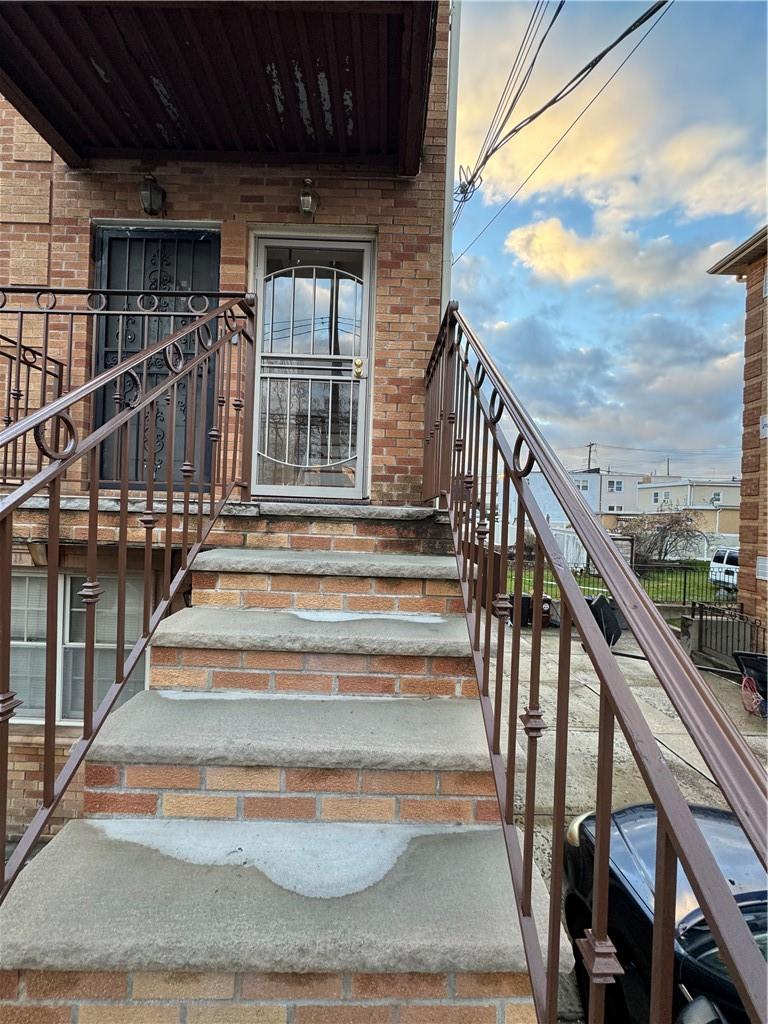 2877 Ely Avenue Bronx, NY 10469 - Photo 2 of 29