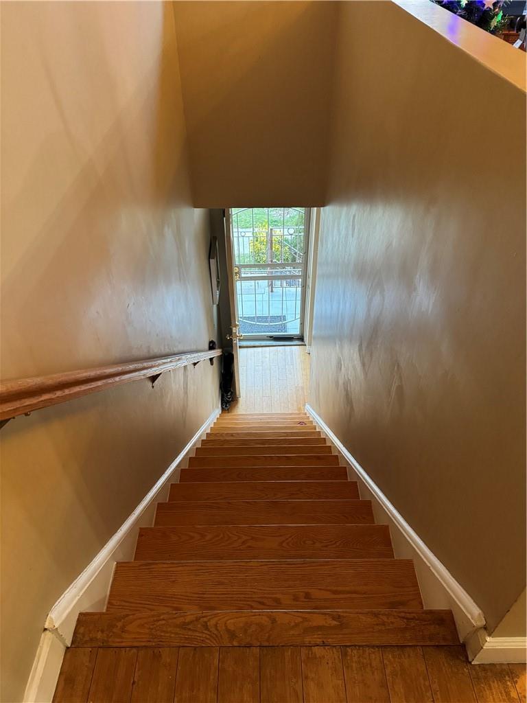 2877 Ely Avenue Bronx, NY 10469 - Photo 5 of 29