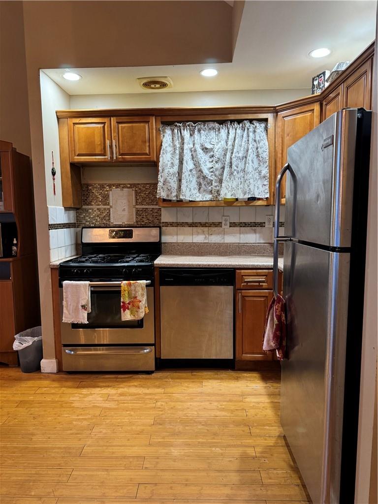 2877 Ely Avenue Bronx, NY 10469 - Photo 9 of 29