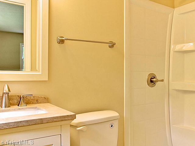 2621 Farmbrook Road Winston-Salem, NC 27103 - Photo 13 of 16 Master Bath/Spa.