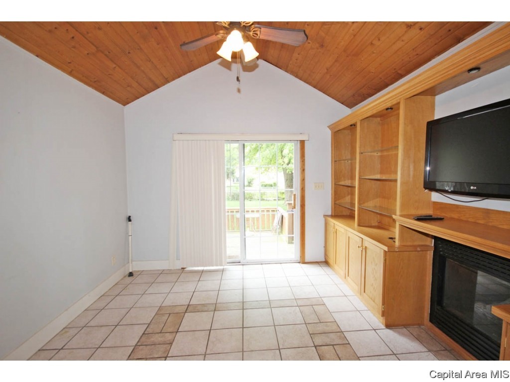 2312 College Street Springfield, IL 62704 - Photo 15 of 36 Gallery Image 15