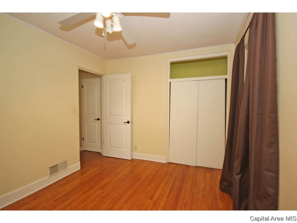2312 College Street Springfield, IL 62704 - Photo 19 of 36 Gallery Image 19