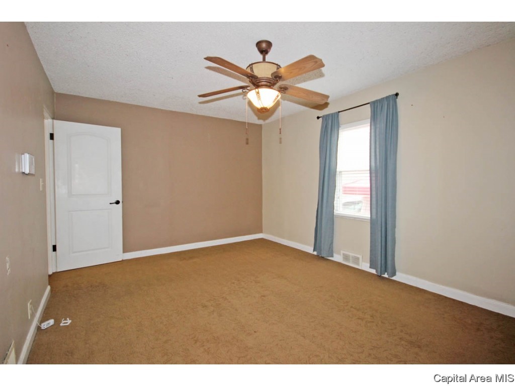 2312 College Street Springfield, IL 62704 - Photo 23 of 36 Gallery Image 23