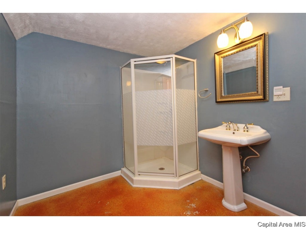 2312 College Street Springfield, IL 62704 - Photo 27 of 36 Gallery Image 27